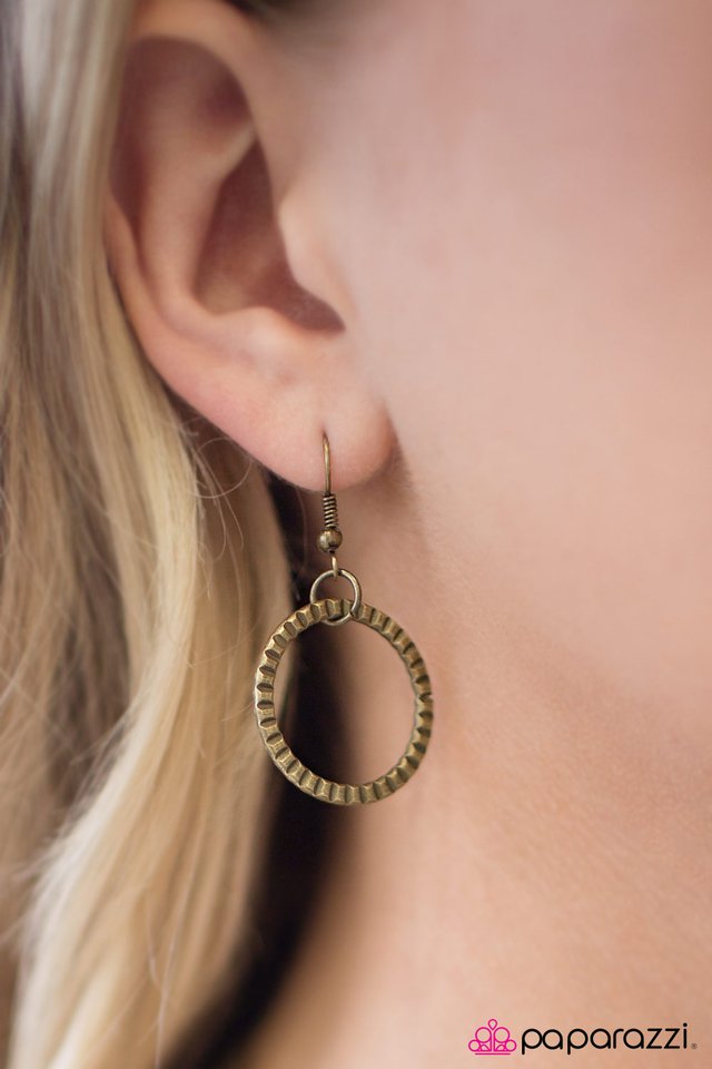 Paparazzi ♥ Care To Join Us? - Brass ♥ Necklace