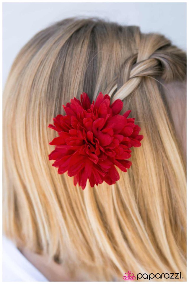 petals-a-plenty-red-p7ca-rdxx-036xx