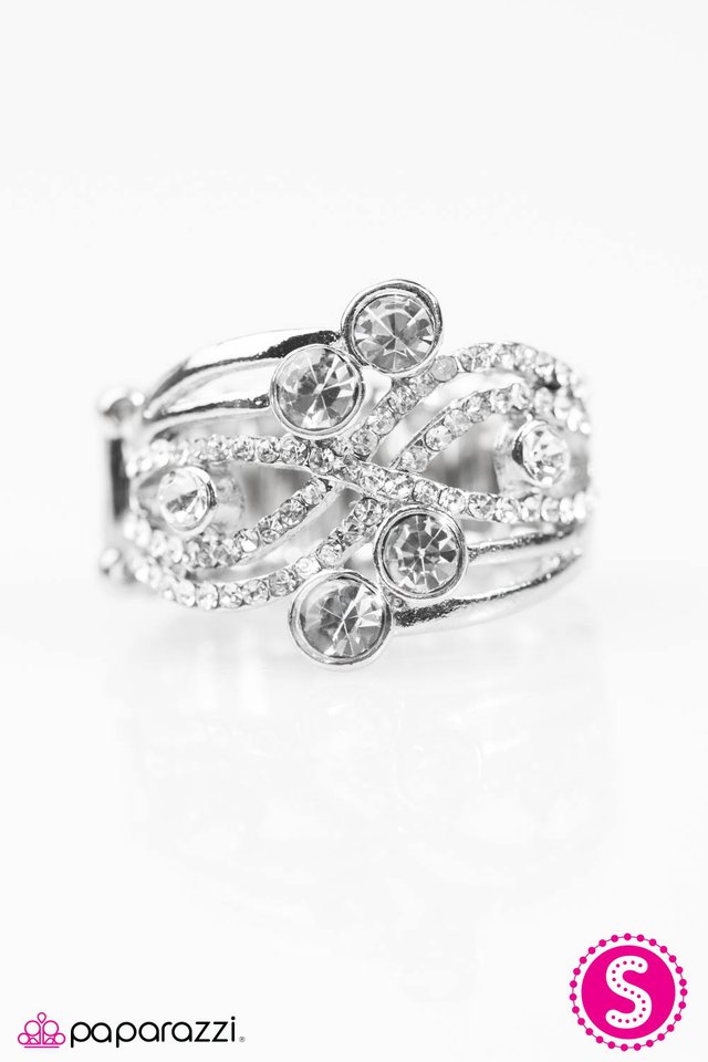 Paparazzi ♥ Dont Forget To Sparkle! - White ♥ Ring