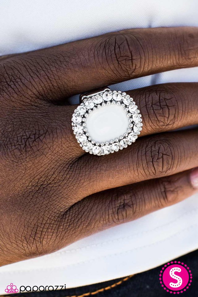 the-royal-yacht-white-p4re-wtxx-120xx