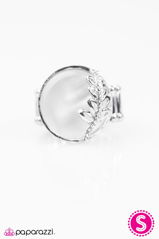 Paparazzi ♥ Under The Harvest Moon - White ♥ Ring
