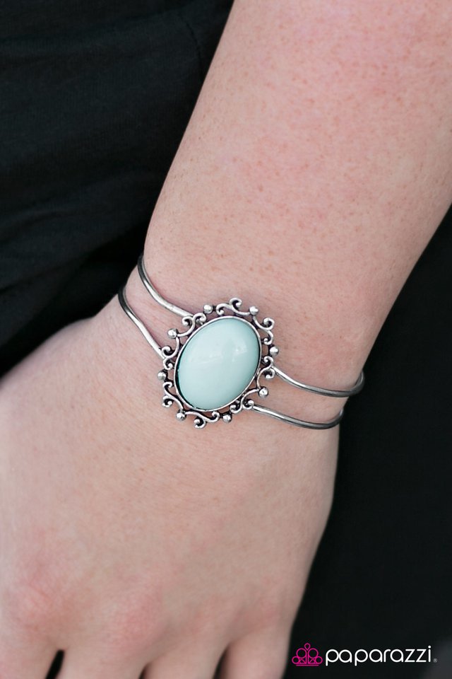 all-the-worlds-a-stage-blue-p9wh-blxx-001ls