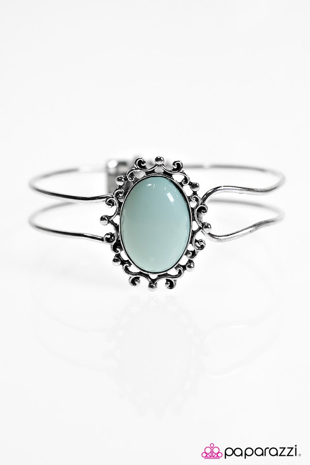 Paparazzi ♥ All The Worlds A Stage - Blue ♥ Bracelet