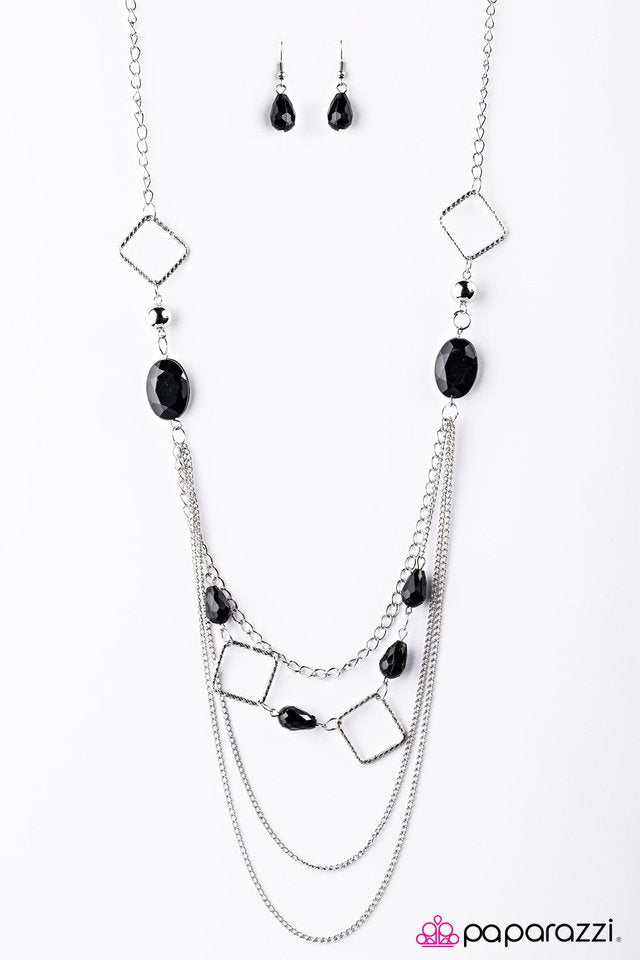Paparazzi ♥ Front Row Seats - Black ♥ Necklace