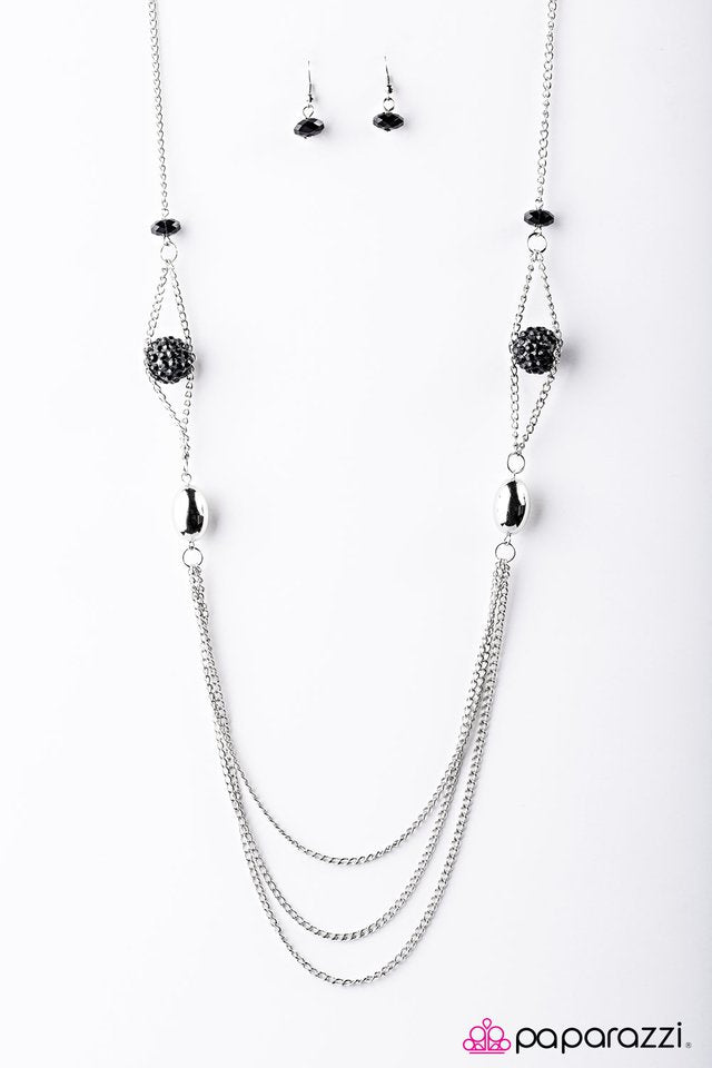 Paparazzi ♥ Feelin Festive - Black ♥ Necklace