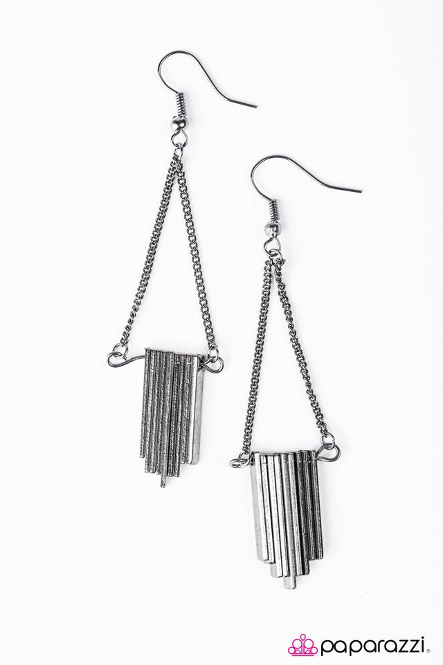 Paparazzi ♥ Swing and Sway - Silver ♥ Earrings