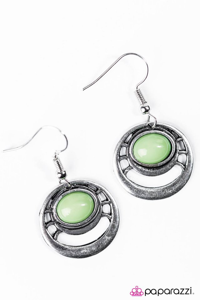 Paparazzi ♥ Panama Party - Green ♥ Earrings