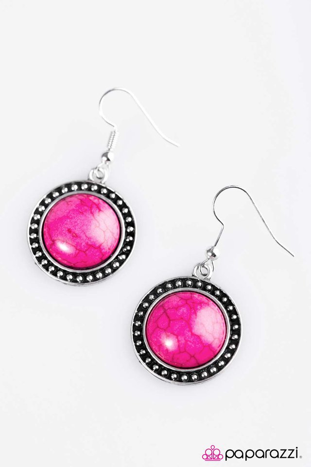 Paparazzi ♥ Hit The Ground Running - Pink ♥ Earrings