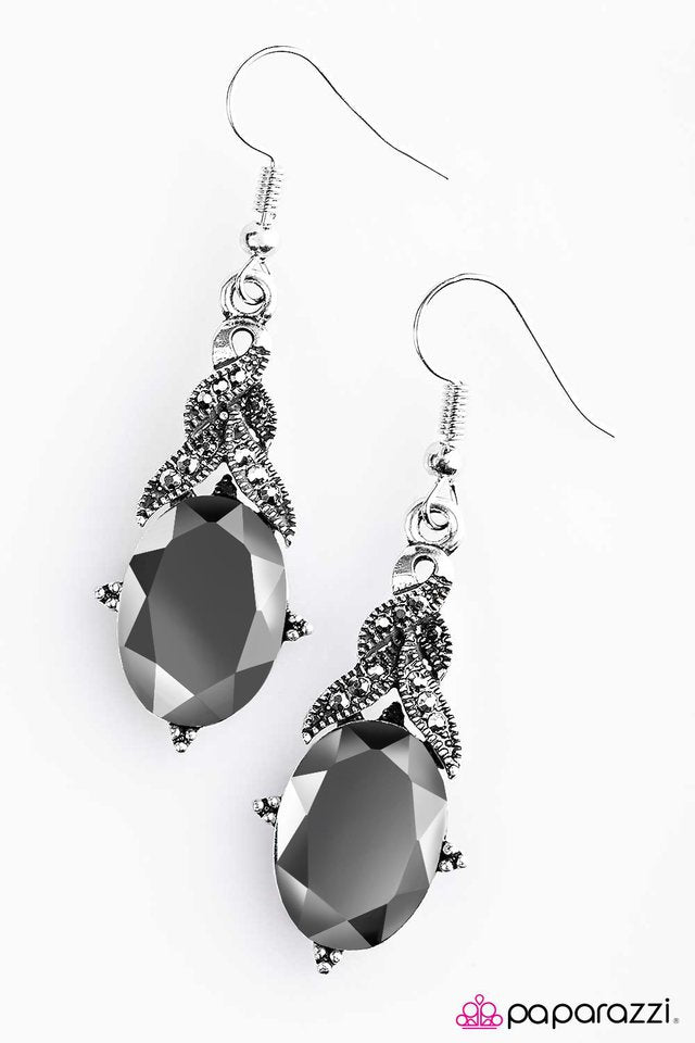 Paparazzi ♥ The Prize Winner - Silver ♥ Earrings