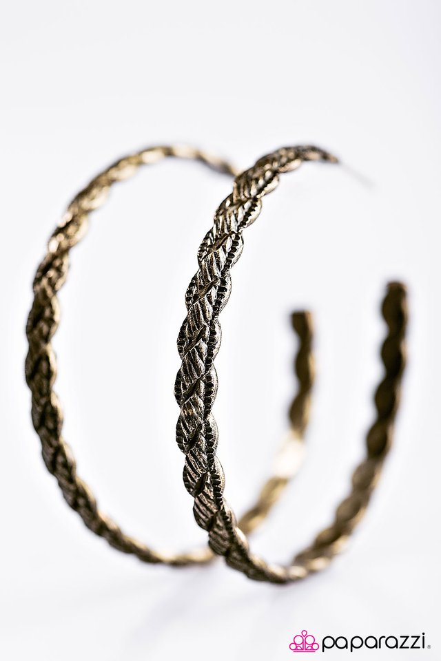 Paparazzi ♥ Thrown For A HOOP - Brass ♥ Earrings