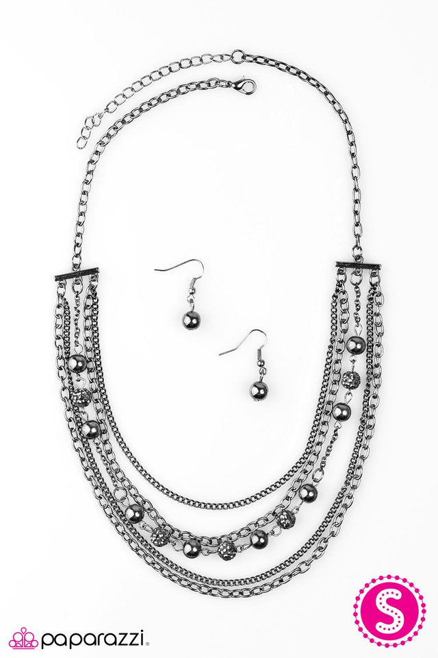 Paparazzi ♥ Hell On HEELS - Silver ♥ Necklace