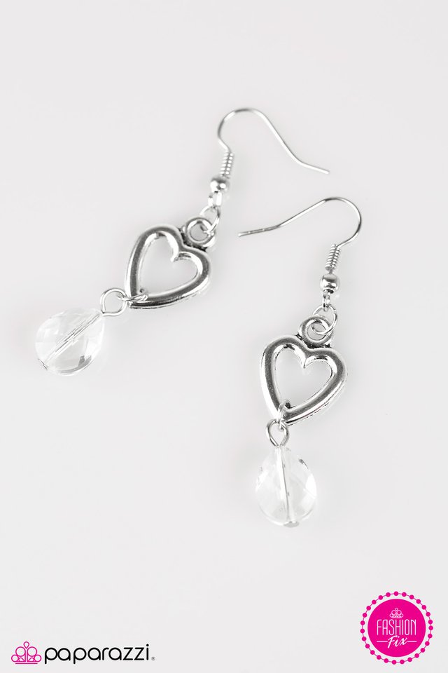 Paparazzi ♥ Crushing On Cupid - White ♥ Earrings