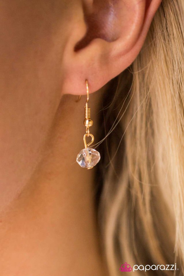 Paparazzi ♥ Cool Under Pressure - Gold ♥ Necklace