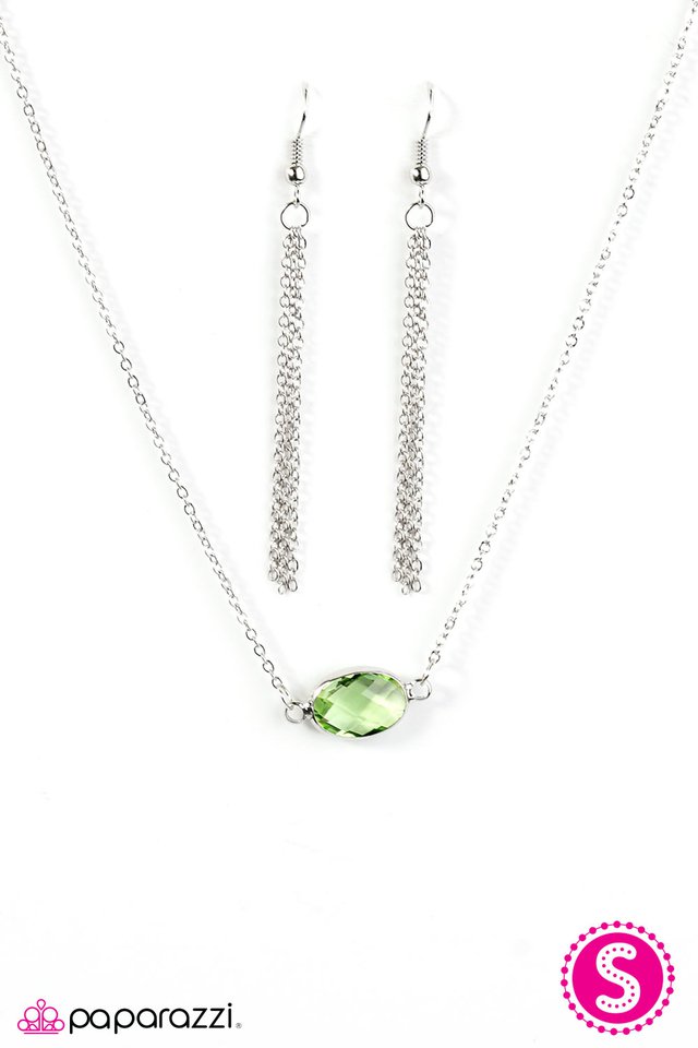 Paparazzi ♥ One In A Million - Green ♥ Necklace
