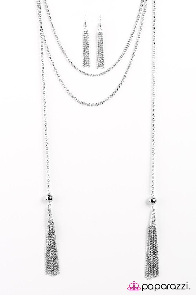 Paparazzi ♥ Scarf It Down - Silver ♥ Necklace