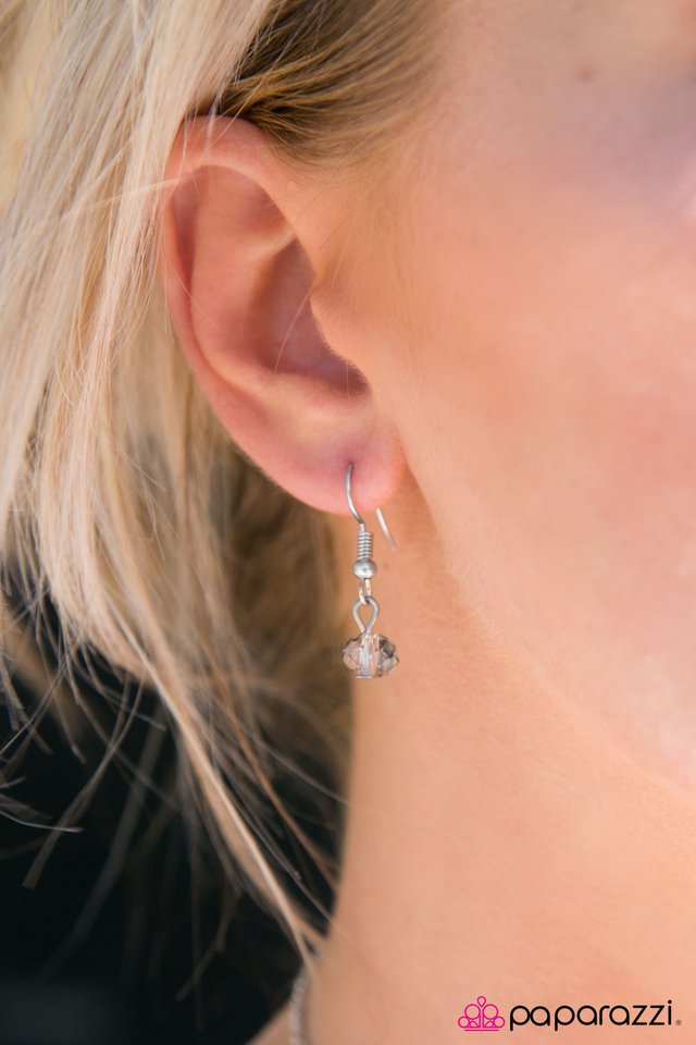 Paparazzi ♥ LEAF It Be! - Silver ♥ Necklace