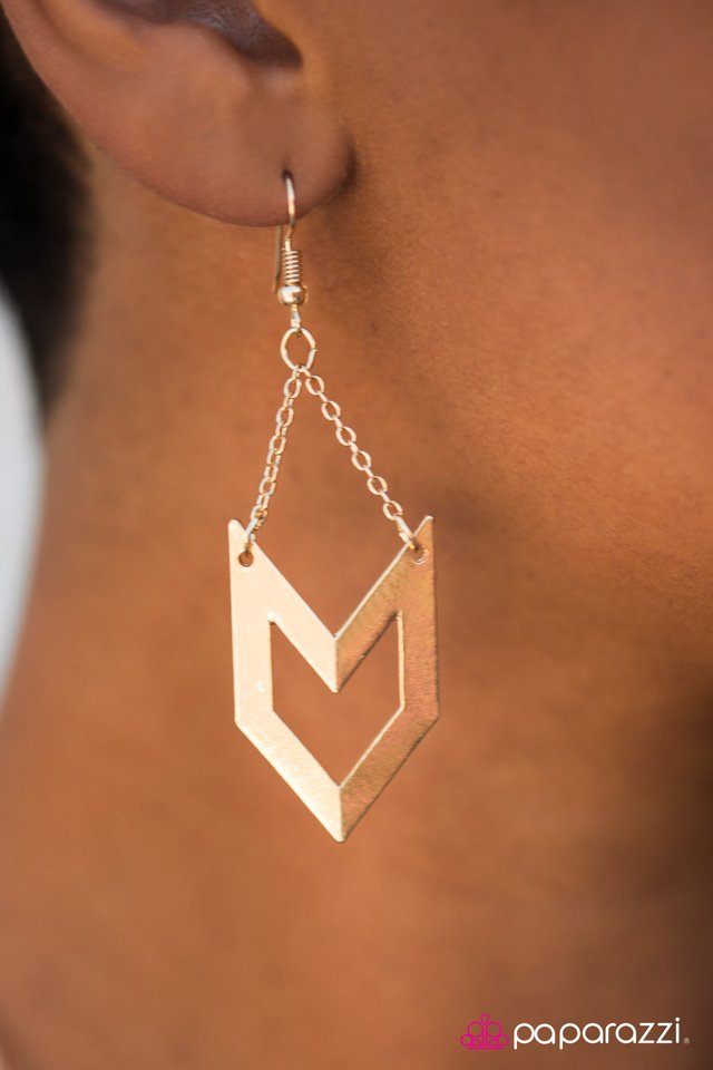 Paparazzi ♥ Impressive Track Record - Gold ♥ Necklace