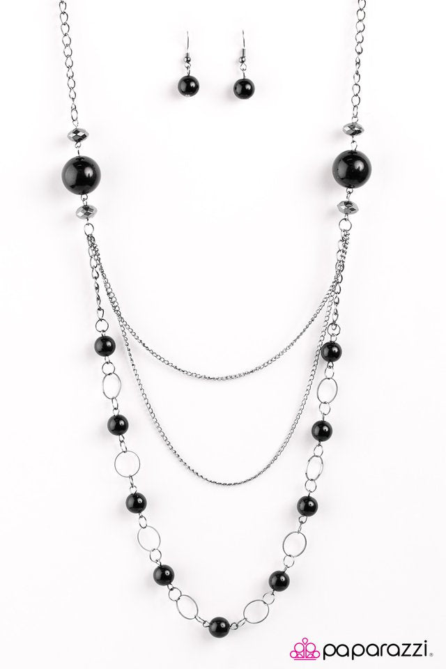 Paparazzi ♥ Keep The Mystery Alive - Black ♥ Necklace