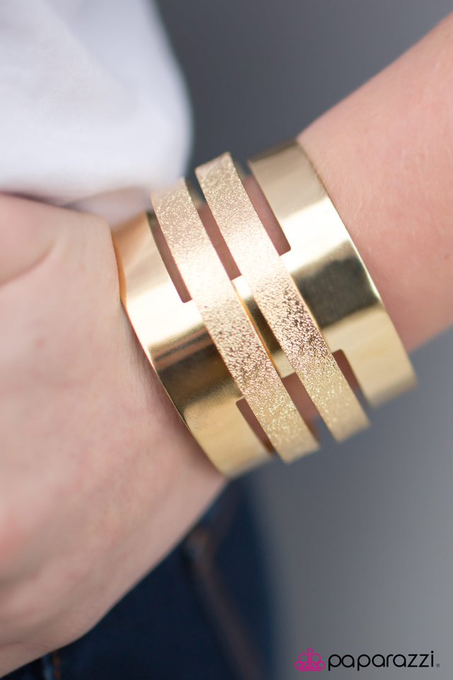 enchantress-gold-p9in-gdxx-037xx