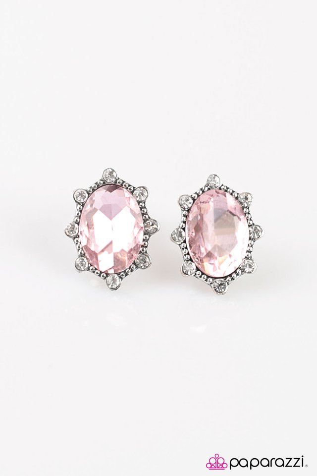 Paparazzi ♥ Truly Kissable - Pink ♥ Post Earrings