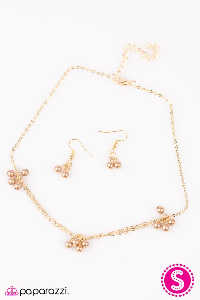 Paparazzi ♥ Modest Intentions - Gold ♥ Necklace