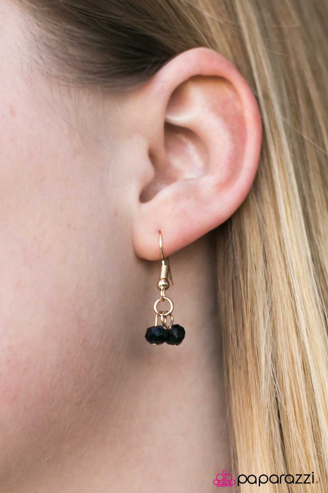 Paparazzi ♥ Watch Me Soar - Gold ♥ Necklace