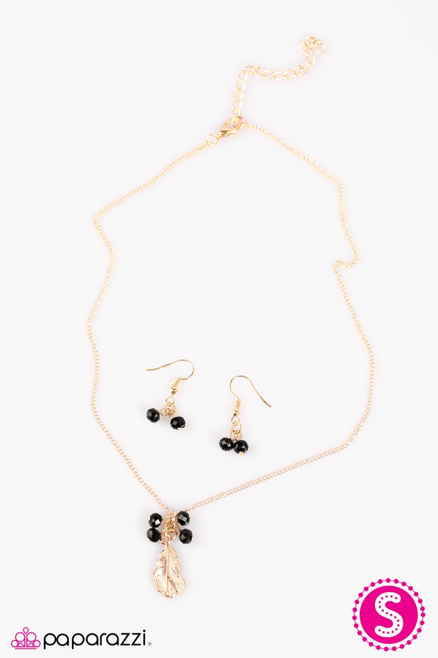 Paparazzi ♥ Watch Me Soar - Gold ♥ Necklace