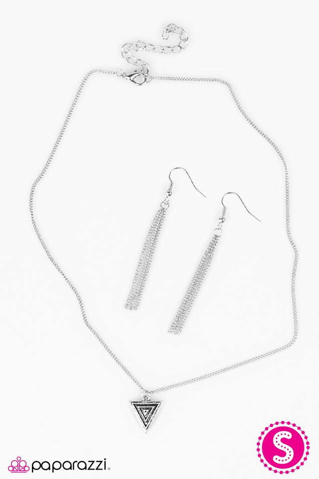 Paparazzi ♥ TRI and Catch Me - Silver ♥ Necklace