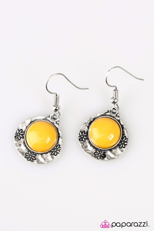 Paparazzi ♥ Bring The Good Times - Yellow ♥ Earrings