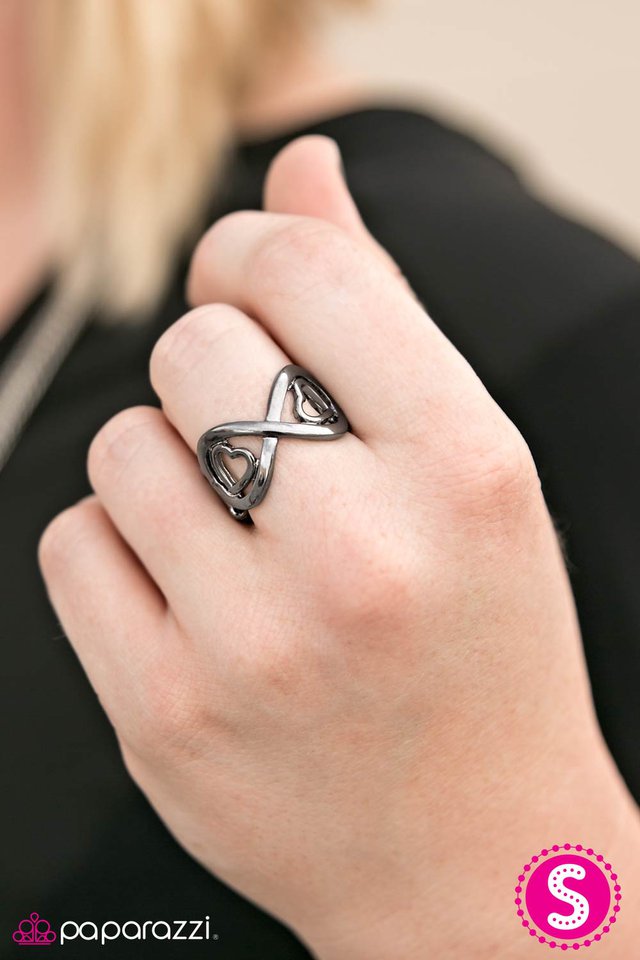 heart-and-soul-black-p4re-bkxx-069xx