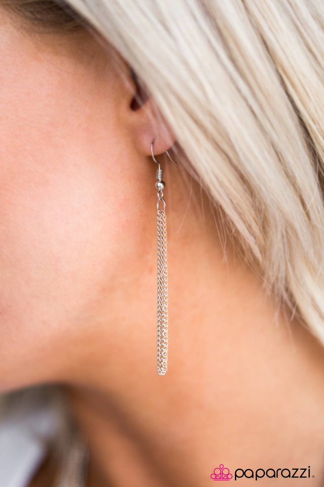 Paparazzi ♥ Dont Forget Your Scarf! - Gold ♥ Necklace