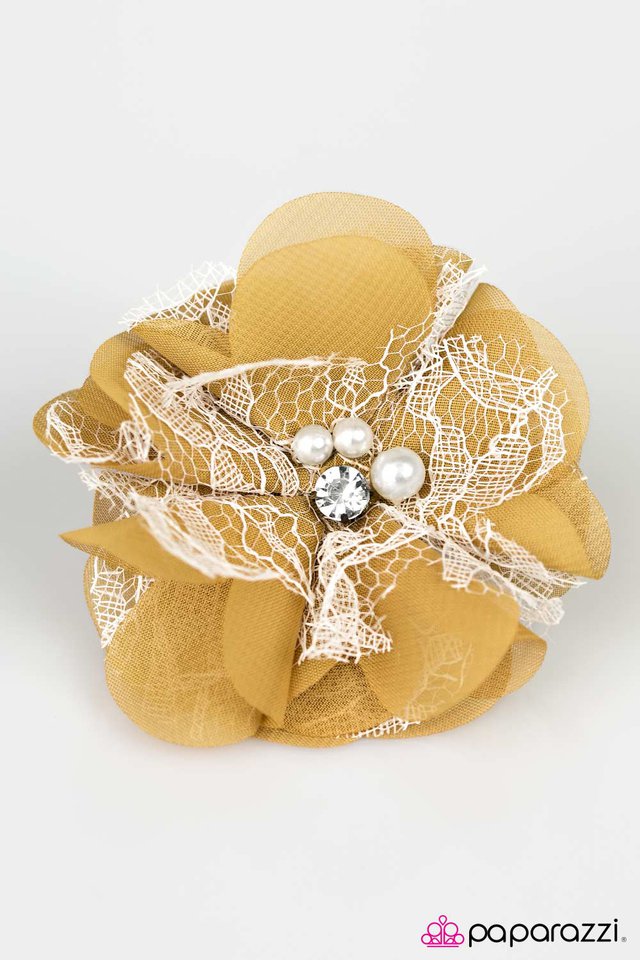 Paparazzi ♥ Chantilly Lace - Yellow ♥ Hair Clip