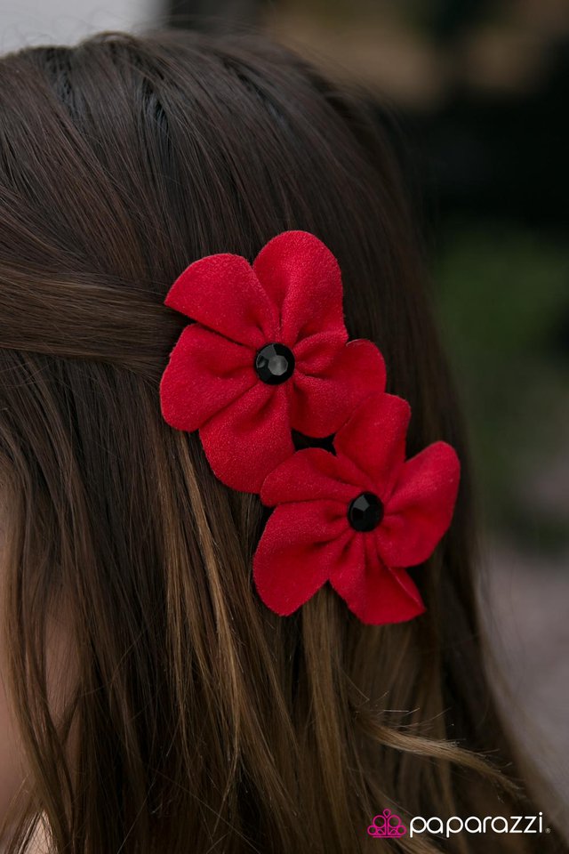 petal-poise-red-p7ss-rdxx-029xx