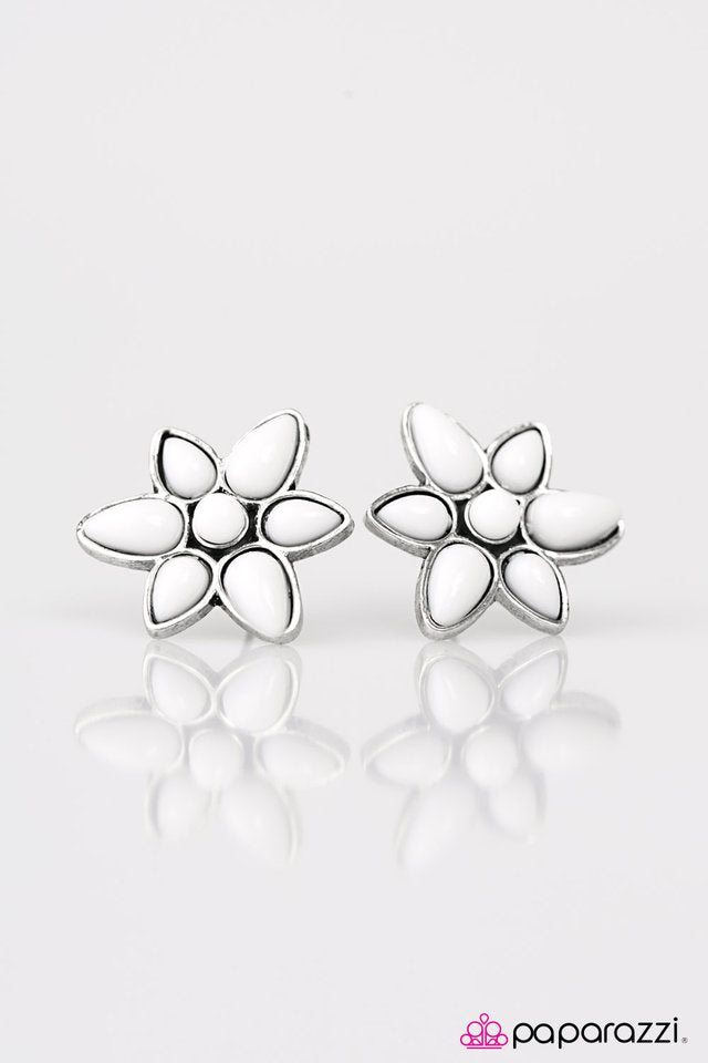 Paparazzi ♥ Peace Gardens - White ♥ Post Earrings