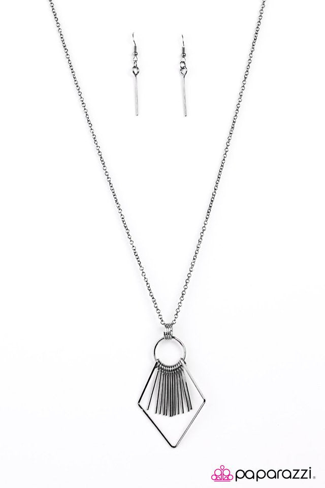 Paparazzi ♥ Dead OAR Alive - Black ♥ Necklace