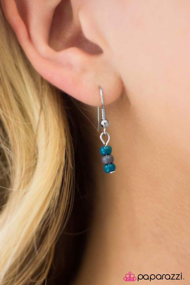 Paparazzi ♥ Dakota - Blue ♥ Necklace