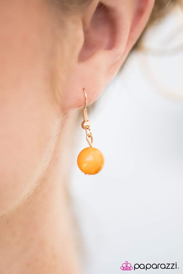 Paparazzi ♥ A Glowing Review - Yellow ♥ Necklace