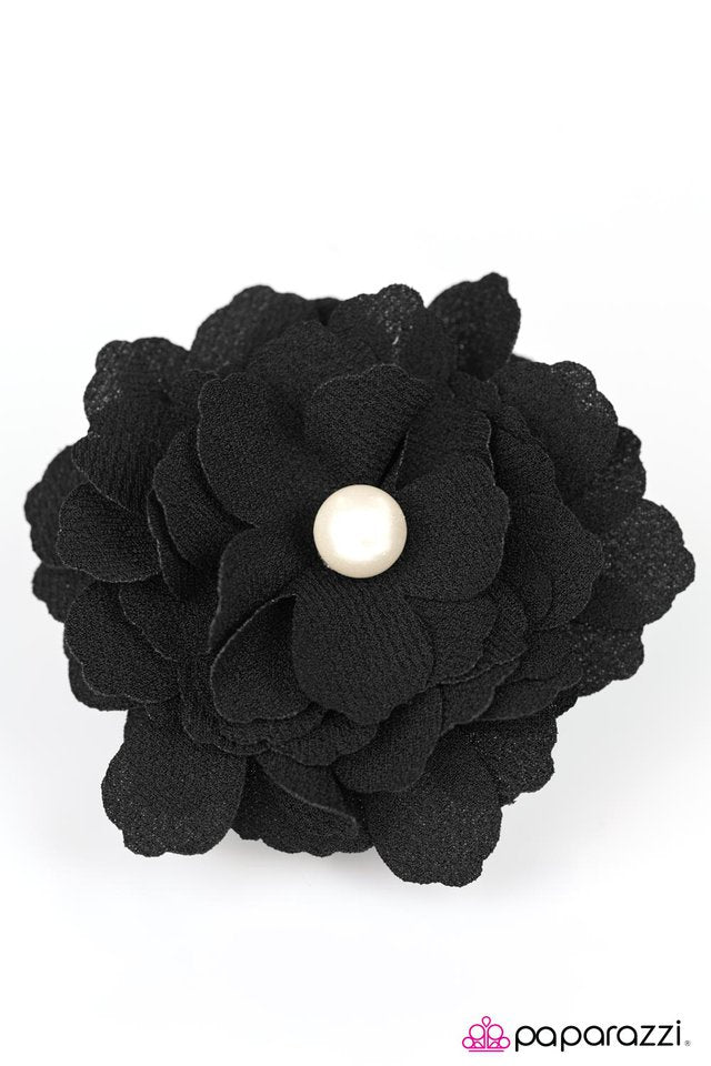 Paparazzi ♥ He Loves Me - Black ♥ Hair Clip