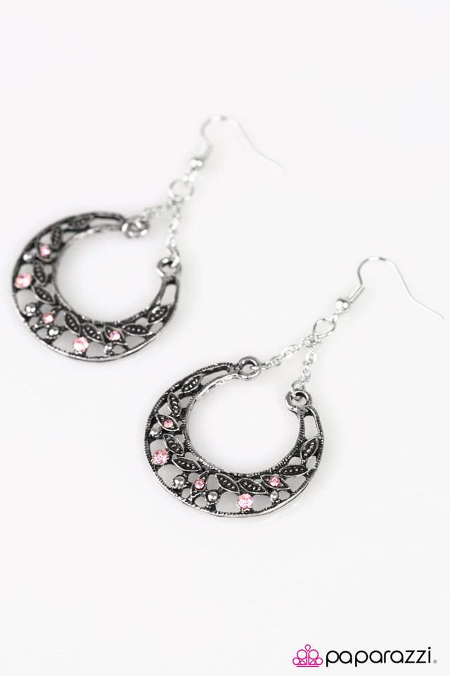 Paparazzi ♥ BEAM On! - Pink ♥ Earrings
