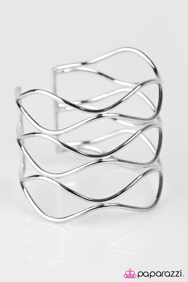 Paparazzi ♥ Wave Chasers - Silver ♥ Bracelet