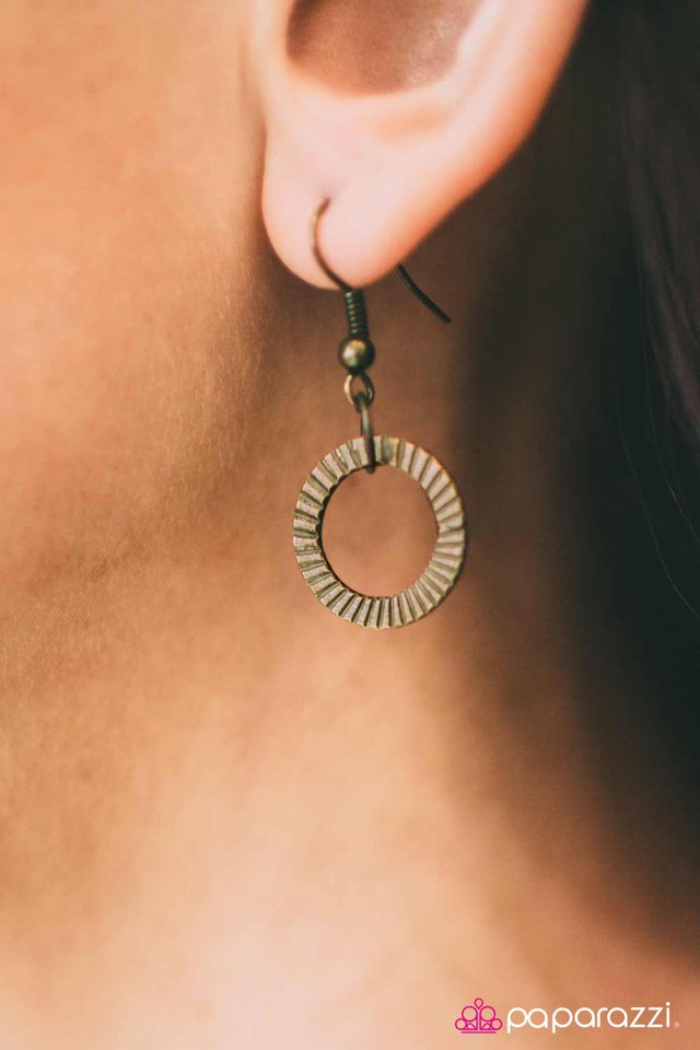 Paparazzi ♥ Go Go Gadget - Brass ♥ Necklace