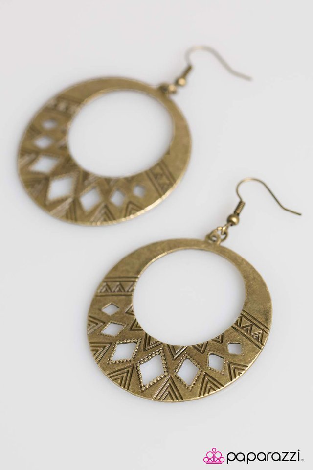 Paparazzi ♥ Welcome To The Amazon - Brass ♥ Earrings