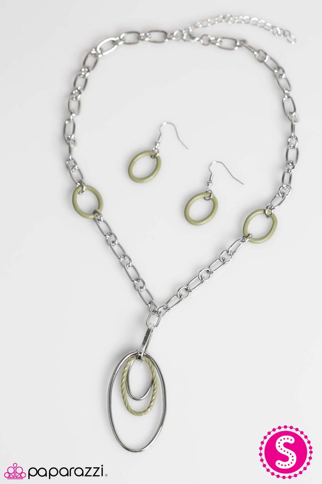 Paparazzi ♥ Low and Behold - Green ♥ Necklace