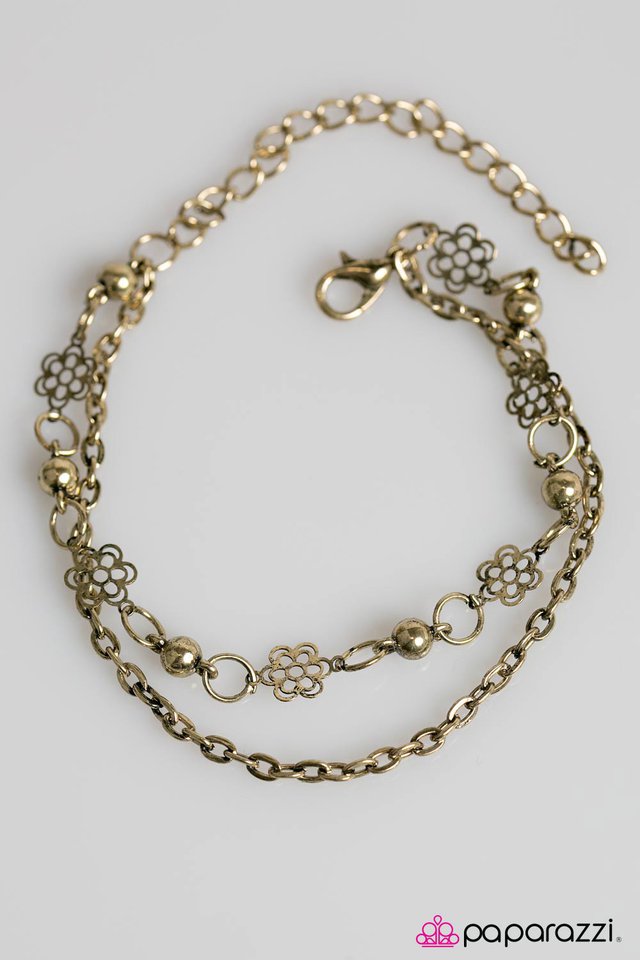 Paparazzi ♥ Tiptoe Through The Tulips - Brass ♥ Bracelet