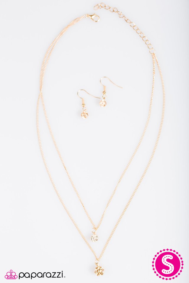 Paparazzi ♥ Shining Star - Gold ♥ Necklace