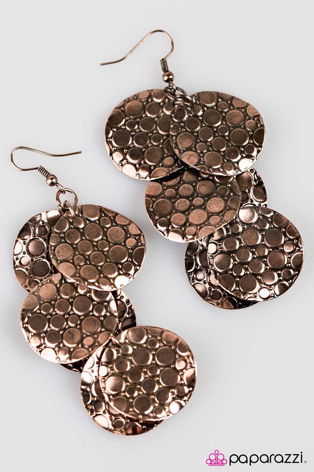 Paparazzi ♥ Fashionably Flashy - Copper ♥ Earrings