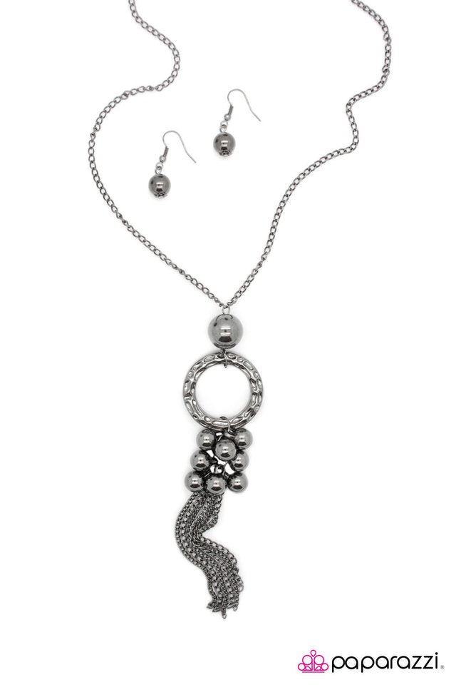 Paparazzi ♥ My Obsession - Black ♥ Necklace