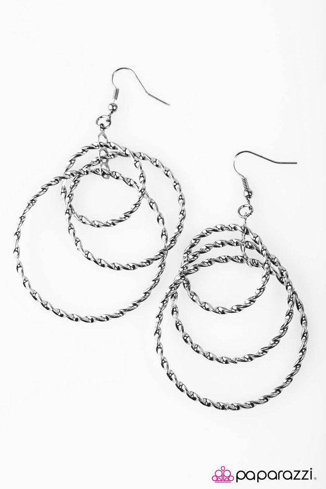 Paparazzi ♥ Hey, Houdini! - Black ♥ Earrings