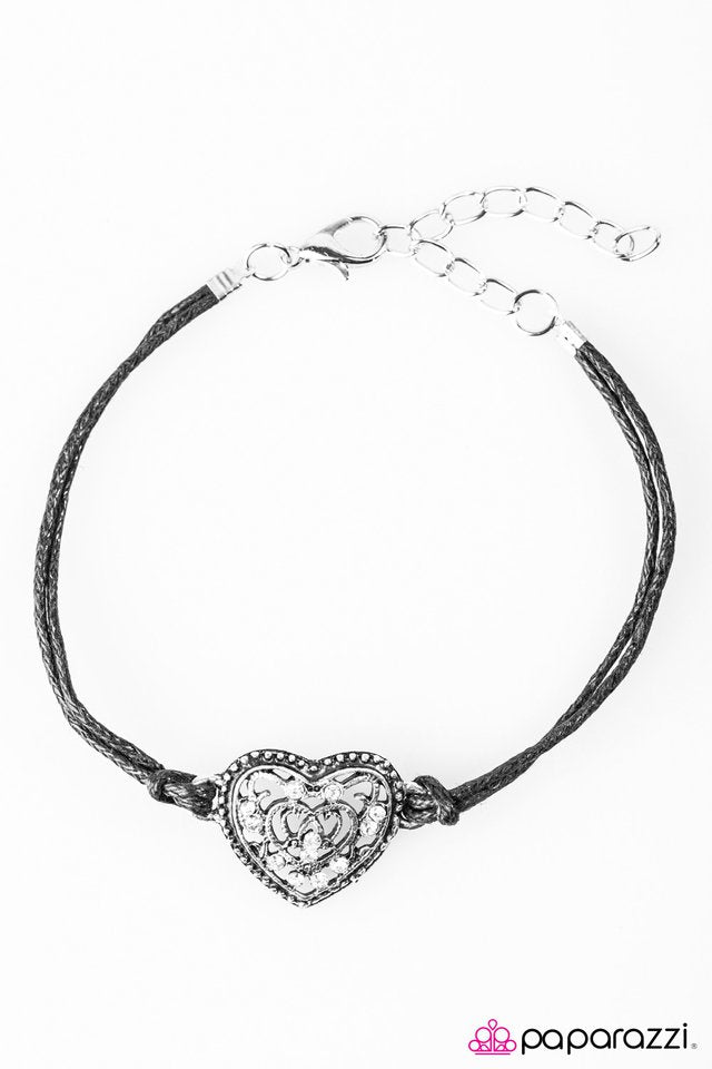 Paparazzi ♥ Heart On A String - Black ♥ Bracelet