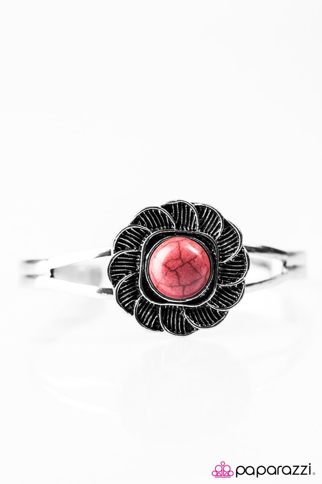 Paparazzi ♥ Solar FLOWER - Pink ♥ Bracelet